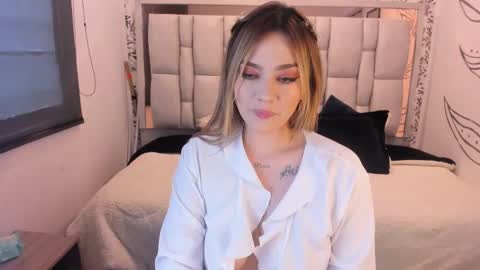 K A T A  H O O T online show from September 11, 8:54 pm