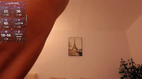 kate124680 online show from May 17, 10:19 pm