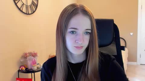 Snapshot of katekayer chatting on October 20, 9:58 am katekayer online show from October 20, 9:58 am