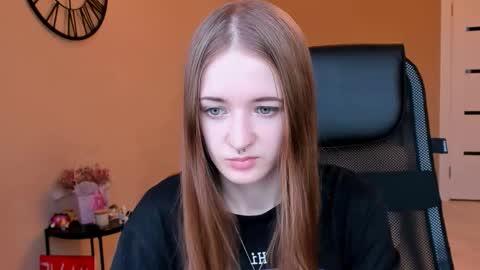 Snapshot of katekayer chatting on October 22, 9:23 am katekayer online show from October 22, 9:23 am