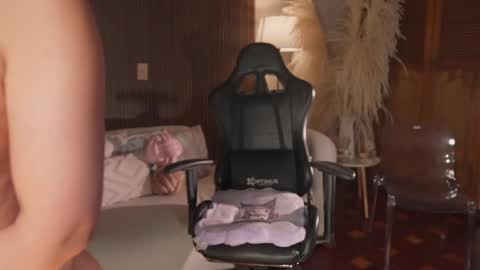  Kate Owens  online show from April 23, 12:29 pm