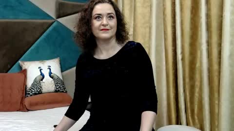 KateQueenston --  online show from June 5, 9:53 pm