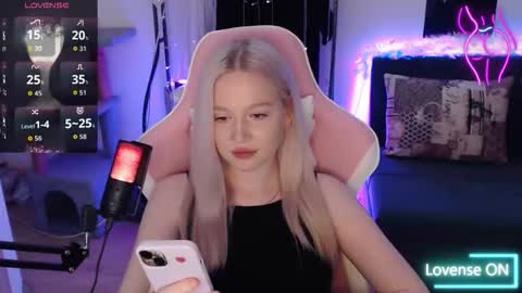 Lisa online show from December 15, 7:26 am