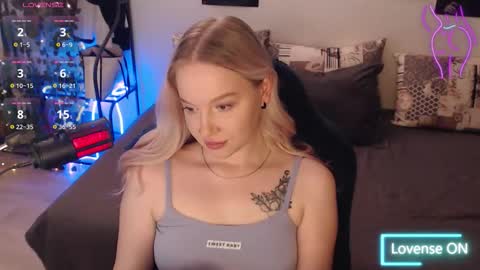 Snapshot of katerinaxvold chatting on October 23, 12:23 am Lisa online show from October 23, 12:23 am