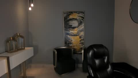 K A T E  online show from April 6, 8:04 am