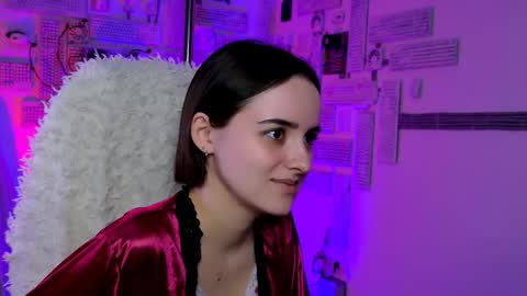 katewillows online show from March 27, 4:51 am