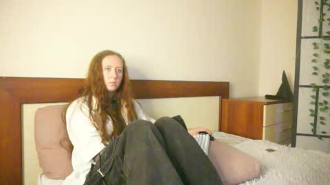 Snapshot of katharinedaggett chatting on October 22, 7:55 am Lisa online show from October 22, 7:55 am