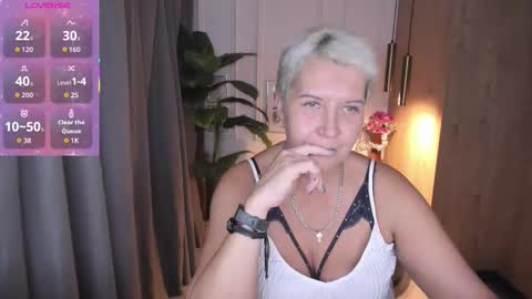 Snapshot of kathy_sunn chatting on October 25, 1:44 pm Kathy online show from October 25, 1:44 pm