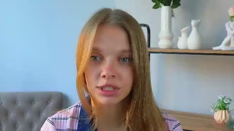 Mary online show from July 3, 11:26 am