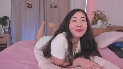Kate online show from May 1, 2:44 pm
