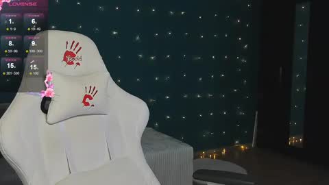 Katie online show from March 9, 10:30 pm