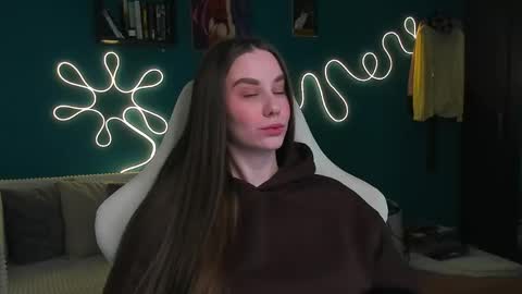 Katie online show from April 14, 6:11 pm