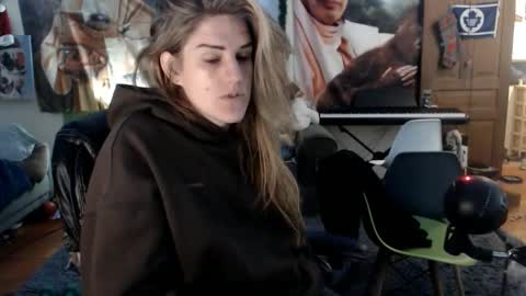 Katie online show from March 18, 5:02 am