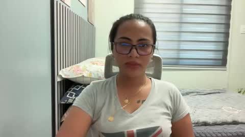 katiefrox  online show from May 12, 7:06 am