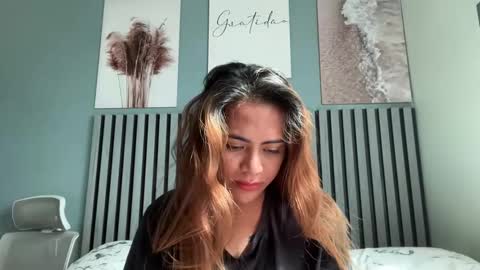 katiefrox  online show from November 3, 12:22 am