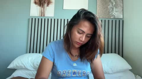 katiefrox  online show from August 4, 8:10 am