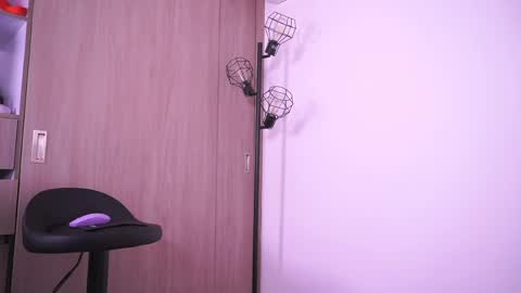 Follow me on instagram and twitter as correaktnees online show from June 5, 9:04 am