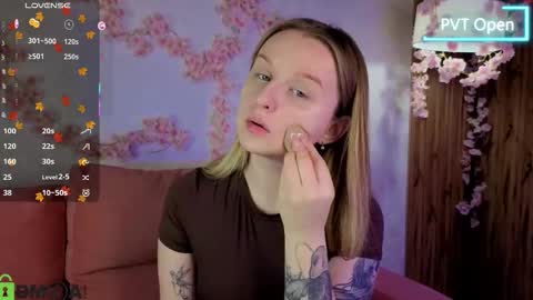 Katrina Bail online show from November 16, 1:29 am