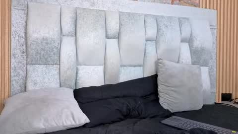 Katty  online show from April 22, 9:00 pm