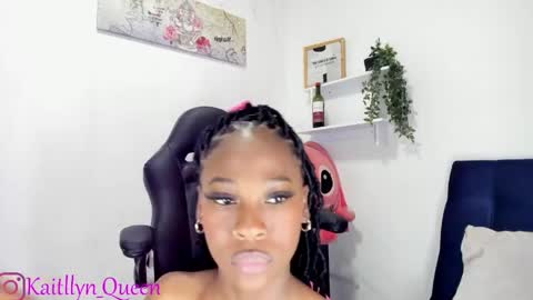 Kaitllyn Queen online show from May 18, 1:39 pm