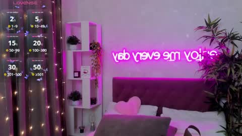 Kate online show from April 19, 6:25 am