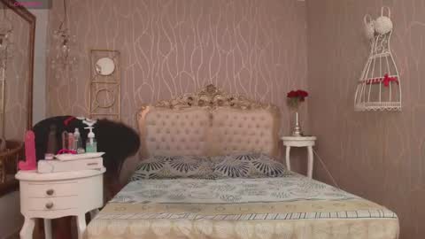 KATY online show from December 18, 7:20 pm