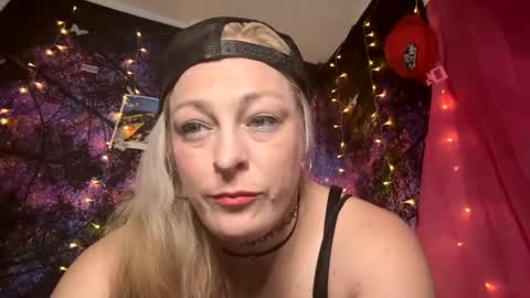 kay_la online show from September 10, 6:36 am