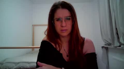 KayaLips online show from October 25, 8:20 pm