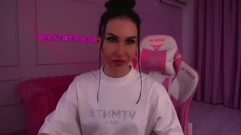 Kayla online show from July 18, 6:43 pm