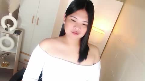 Y O U R        F U T U R E       K A Y L E E  online show from February 7, 7:50 pm