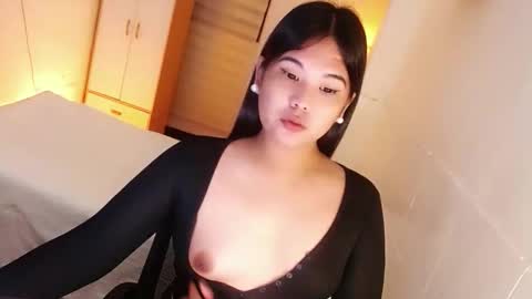 Y O U R        F U T U R E       K A Y L E E  online show from October 21, 12:27 am