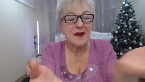 kaylesmoll online show from December 21, 7:53 pm