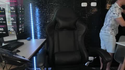 Kayn online show from April 9, 4:23 pm