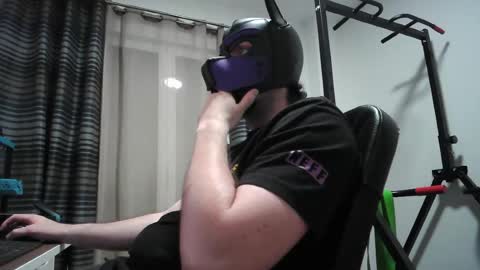 Neon online show from April 25, 7:33 pm