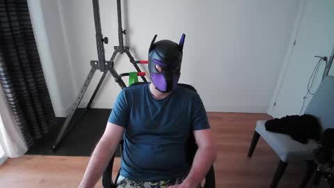 Neon online show from April 5, 5:32 pm