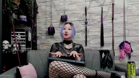 Miss Kazia online show from January 8, 1:22 am