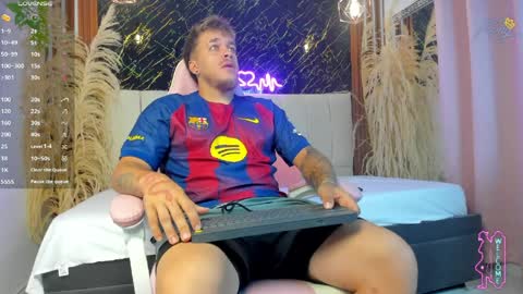 keane_lee_ online show from April 4, 12:23 pm