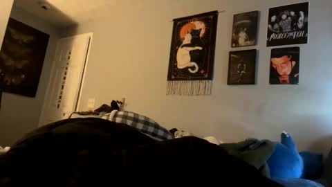 kearianwat online show from April 6, 6:09 pm