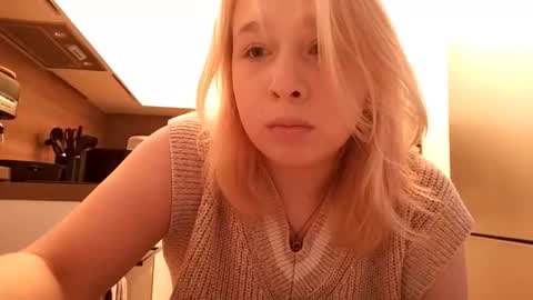 Lisa online show from December 18, 12:33 pm