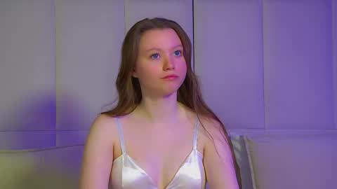 Keira online show from November 19, 6:28 pm