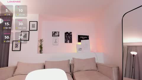 Snapshot of keisha_west chatting on October 23, 8:27 am Keisha online show from October 23, 8:27 am