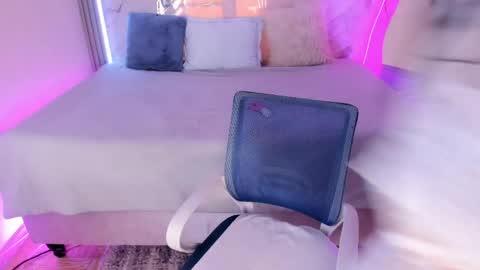 Keisy  online show from April 21, 3:19 pm