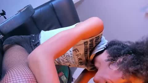 KEISY MARIANA  online show from April 22, 4:36 pm