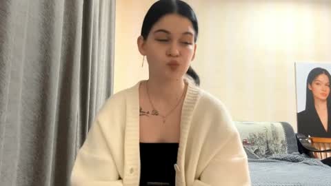 Bella online show from April 14, 3:48 pm