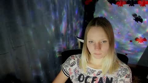 Snapshot of kelly_lly chatting on October 20, 12:32 pm Kelly online show from October 20, 12:32 pm