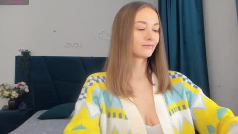 Kelly XO online show from December 9, 1:02 pm