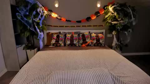 Kelly online show from October 28, 6:47 am