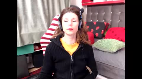 kelly online show from May 3, 9:10 pm