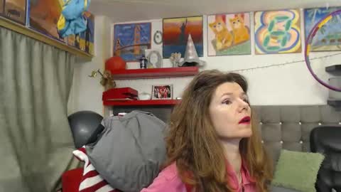 kelly online show from February 5, 7:06 pm