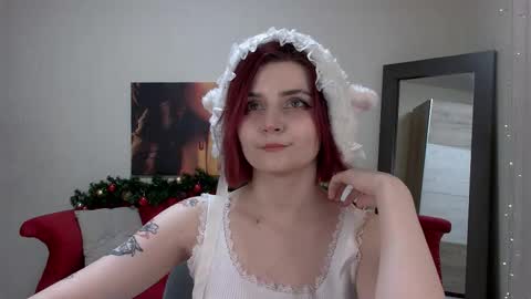 Kelly Stoneys online show from December 3, 6:41 pm